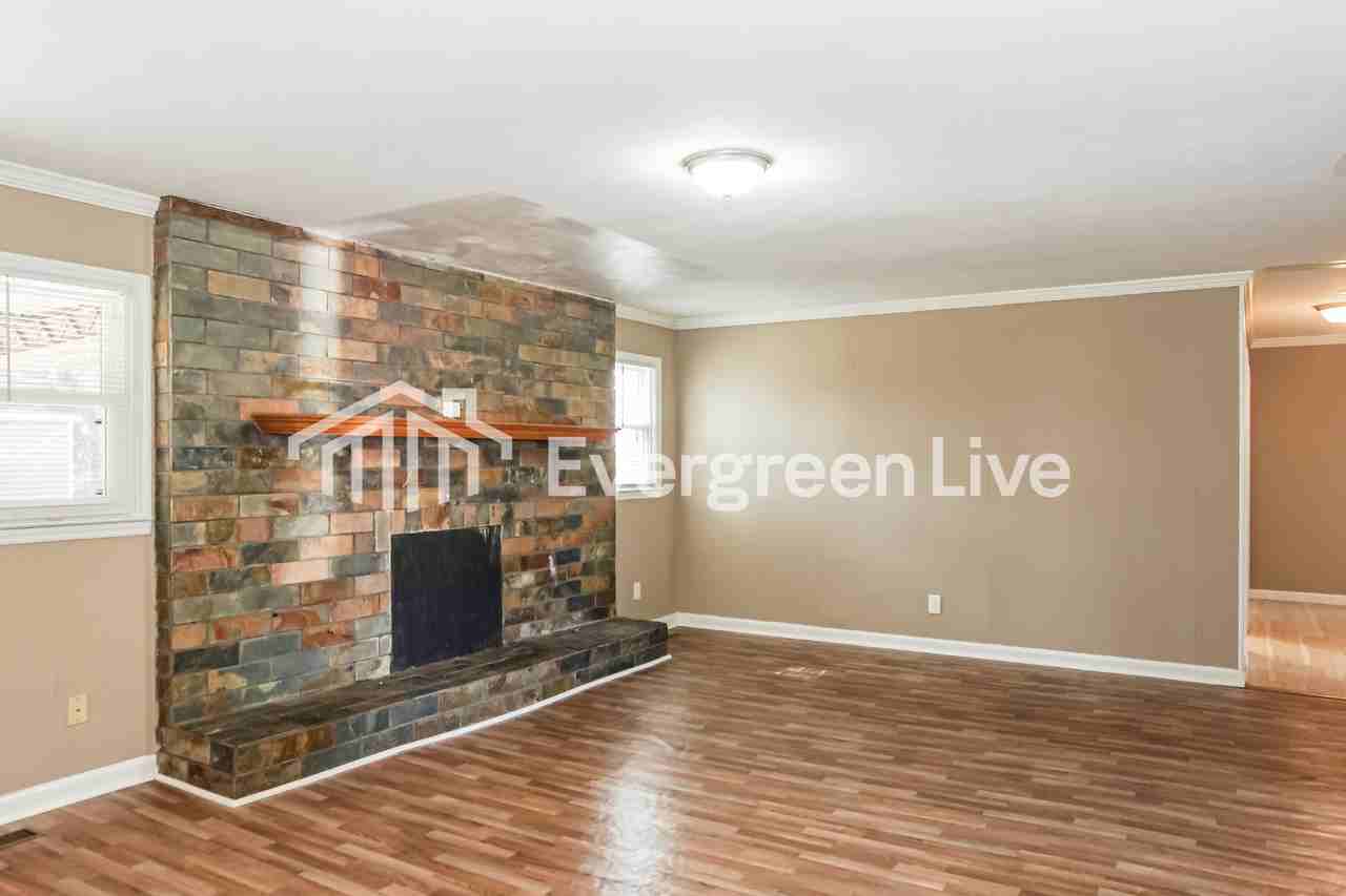 1705 Vinca St Sw - Photo 3 of 15