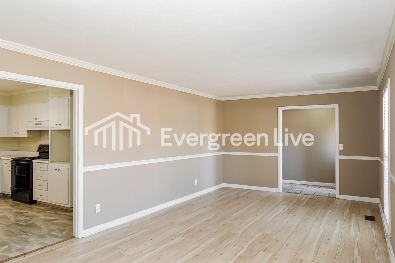 1705 Vinca St Sw - Photo 4 of 15