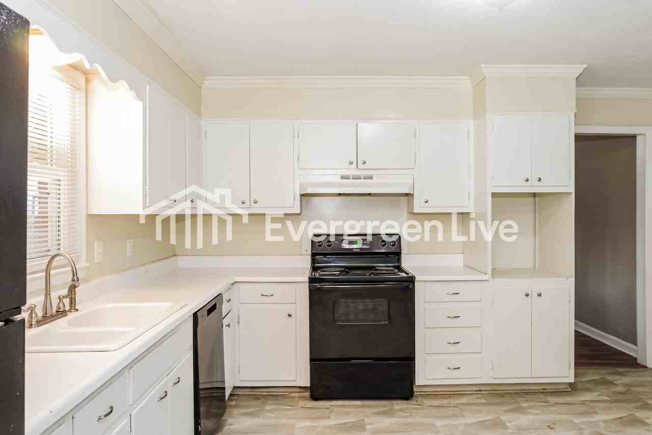 1705 Vinca St Sw - Photo 6 of 15