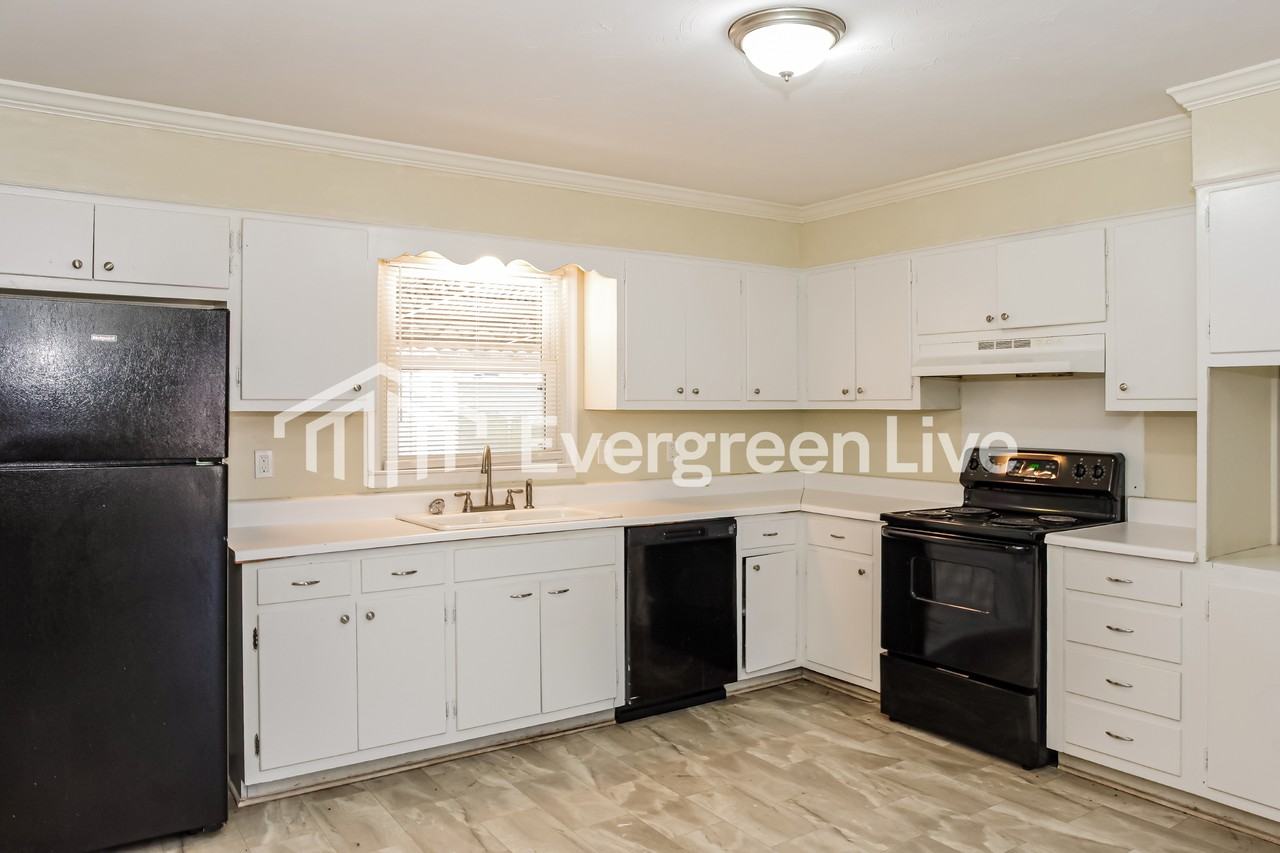 1705 Vinca St Sw - Photo 7 of 15