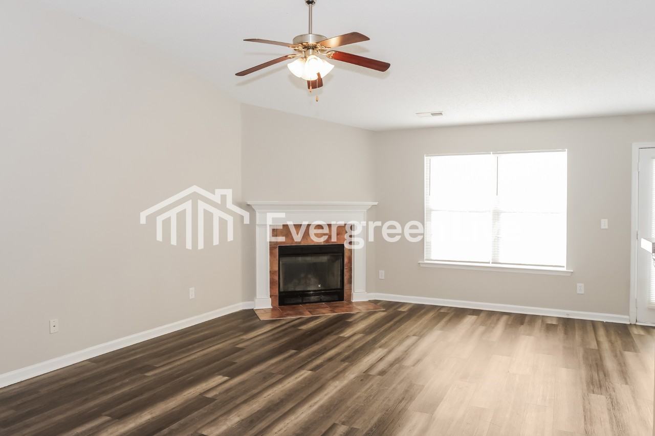 102 Bayside Ln - Photo 3 of 15