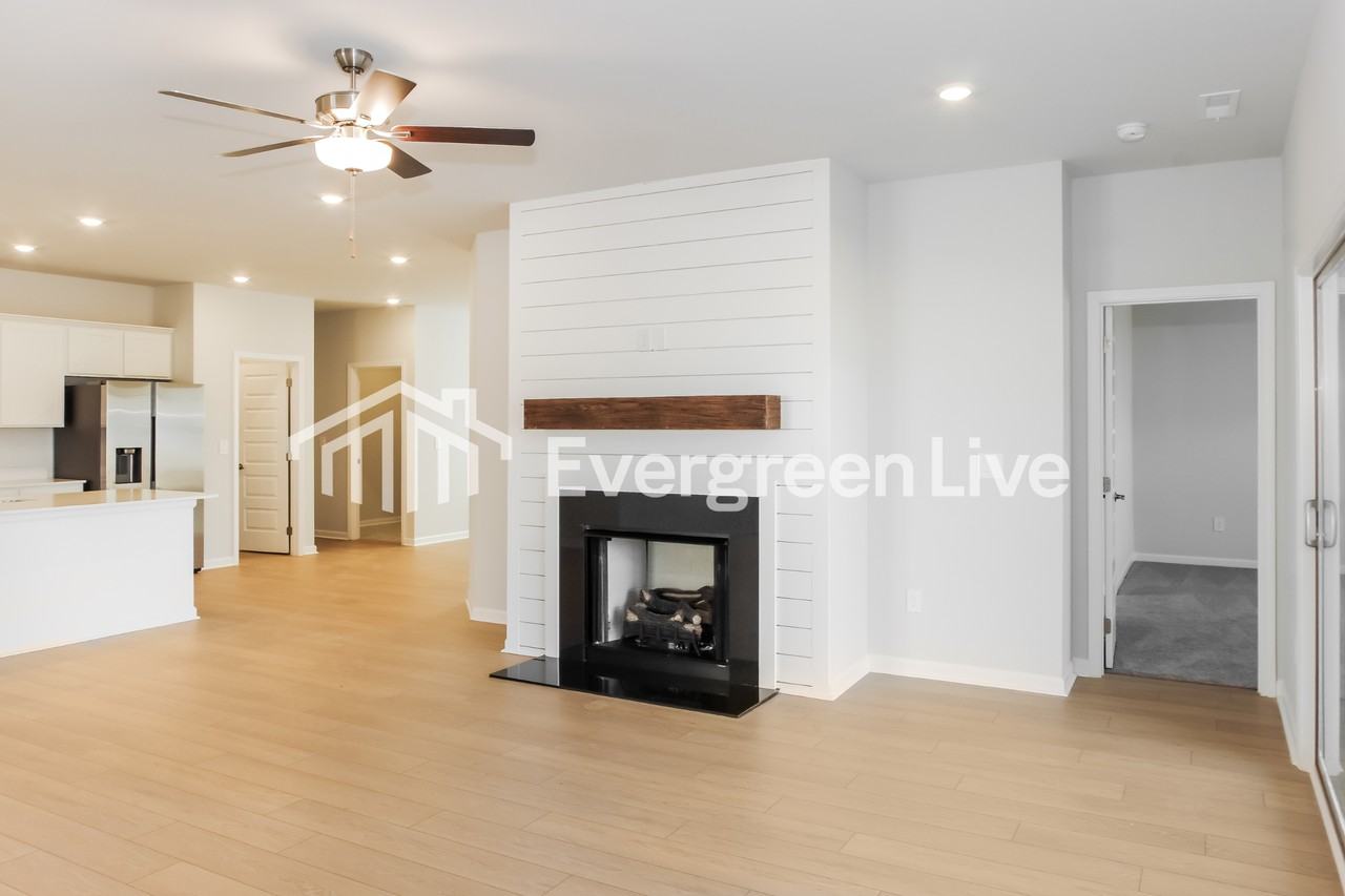 313 Allene Way - Photo 3 of 15