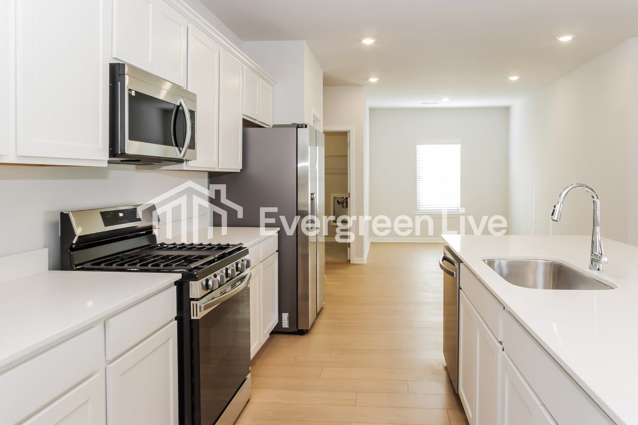 313 Allene Way - Photo 6 of 15