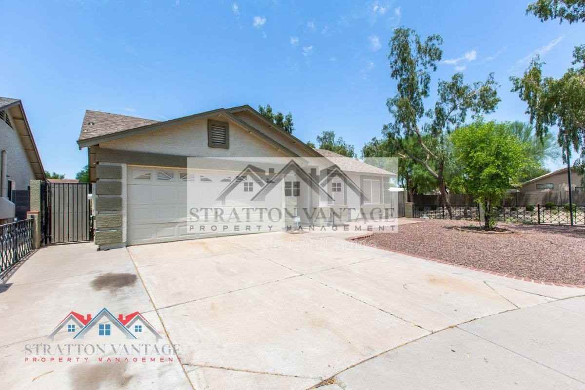 2334 E Longhorn Pl - Photo 2 of 10