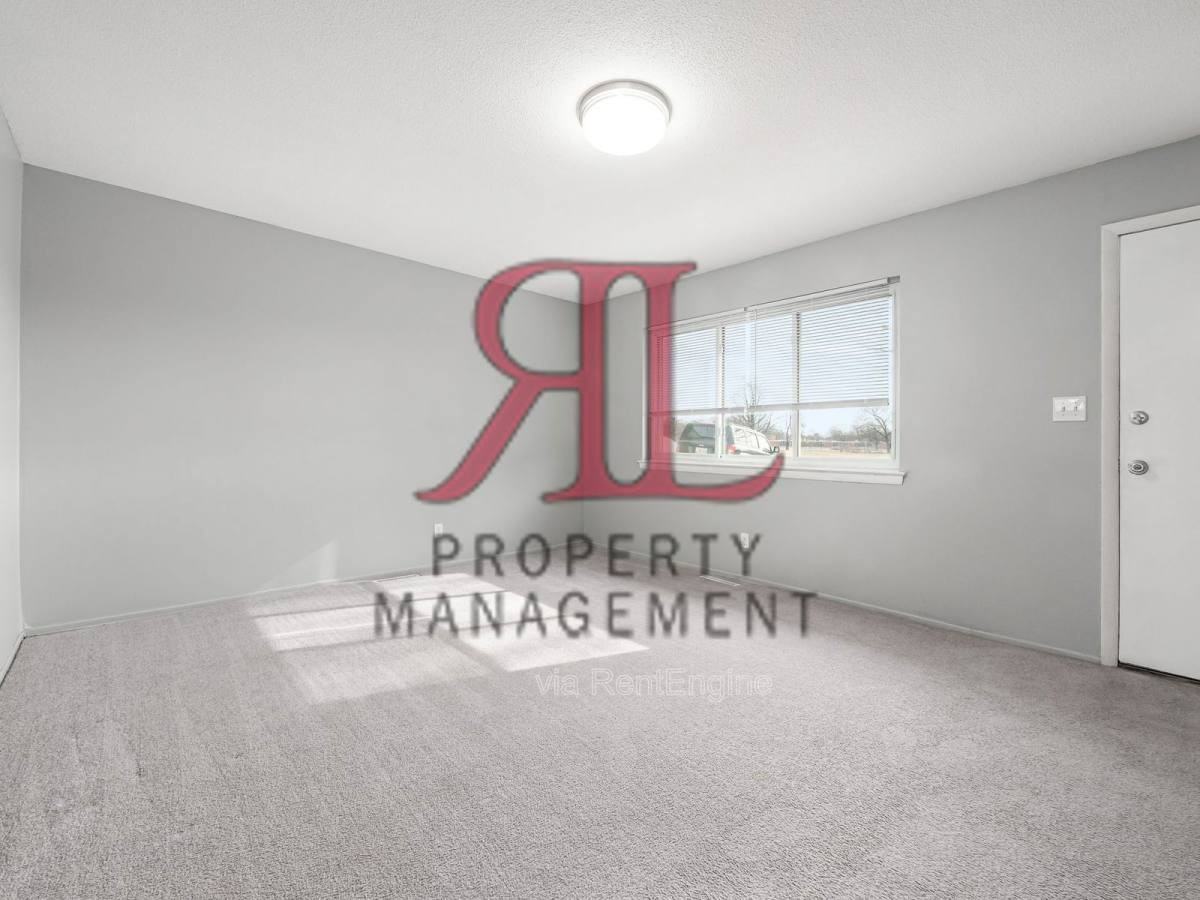 5008 Carbondale Dr - Photo 3 of 10