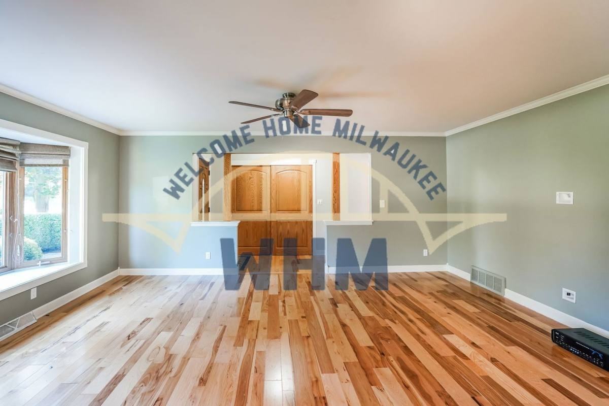 4515 Coral Dr - Photo 3 of 10