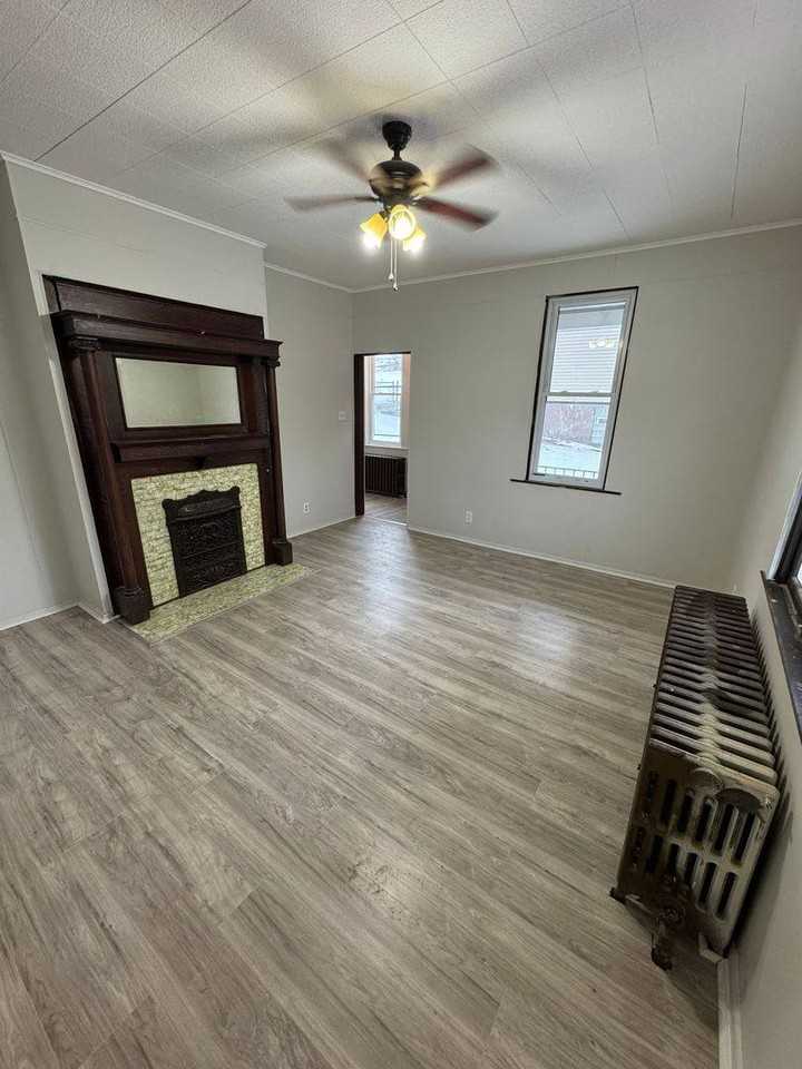 2504 Olympia St - Photo 2 of 10