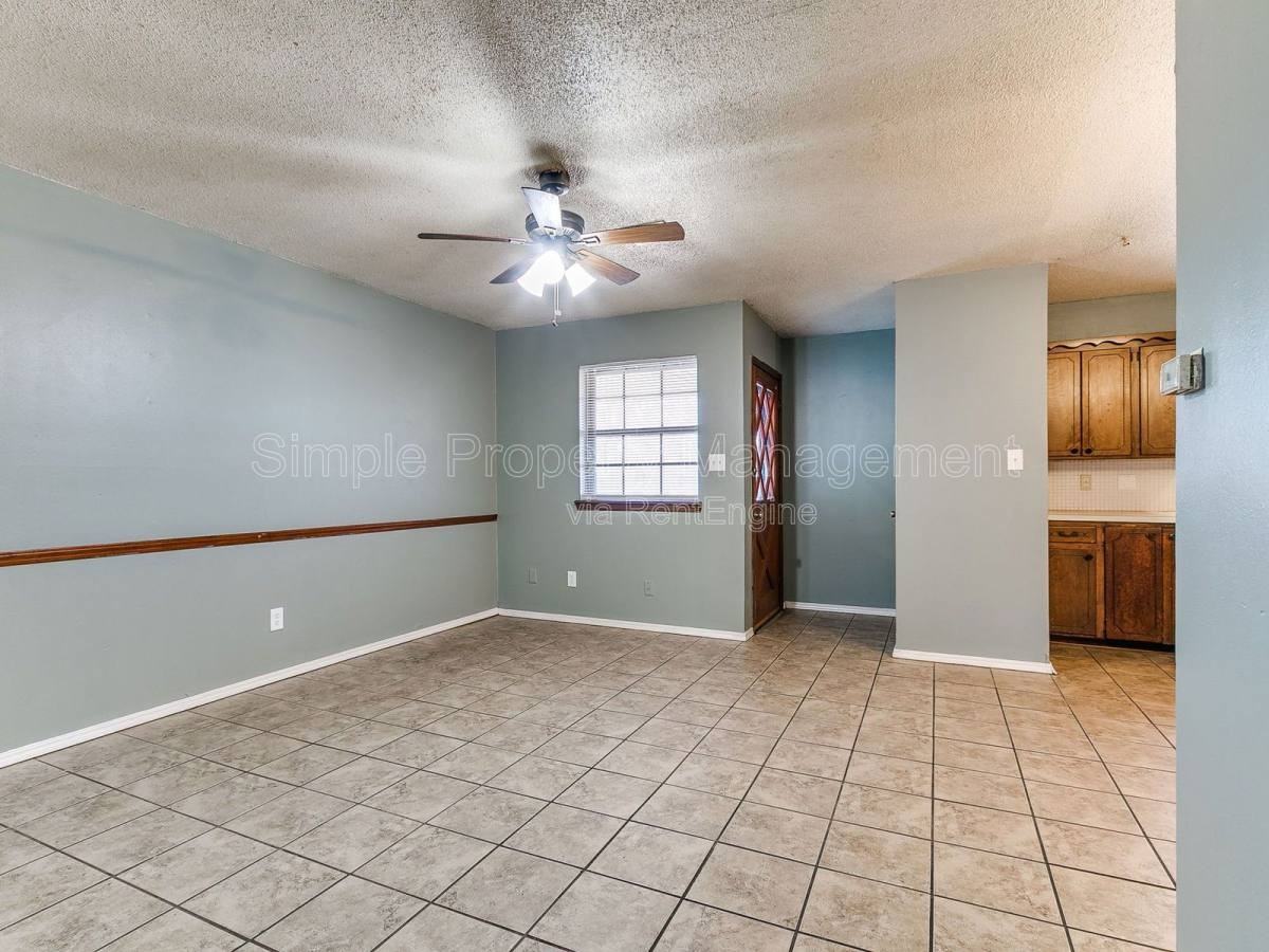 2205 Donna Dr - Photo 3 of 10