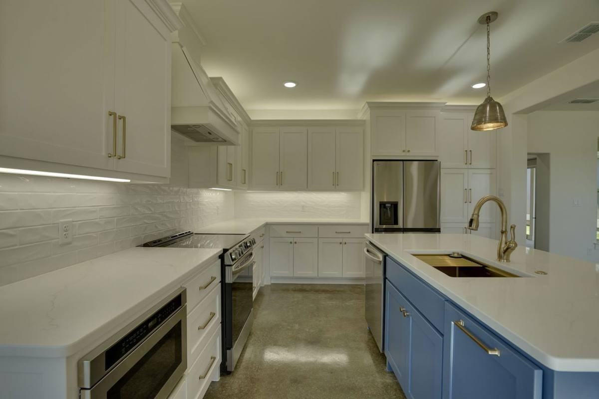 110 Cardinal Woods Ct - Photo 2 of 7