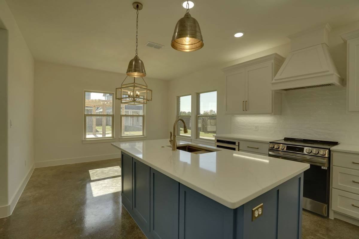 110 Cardinal Woods Ct - Photo 3 of 7