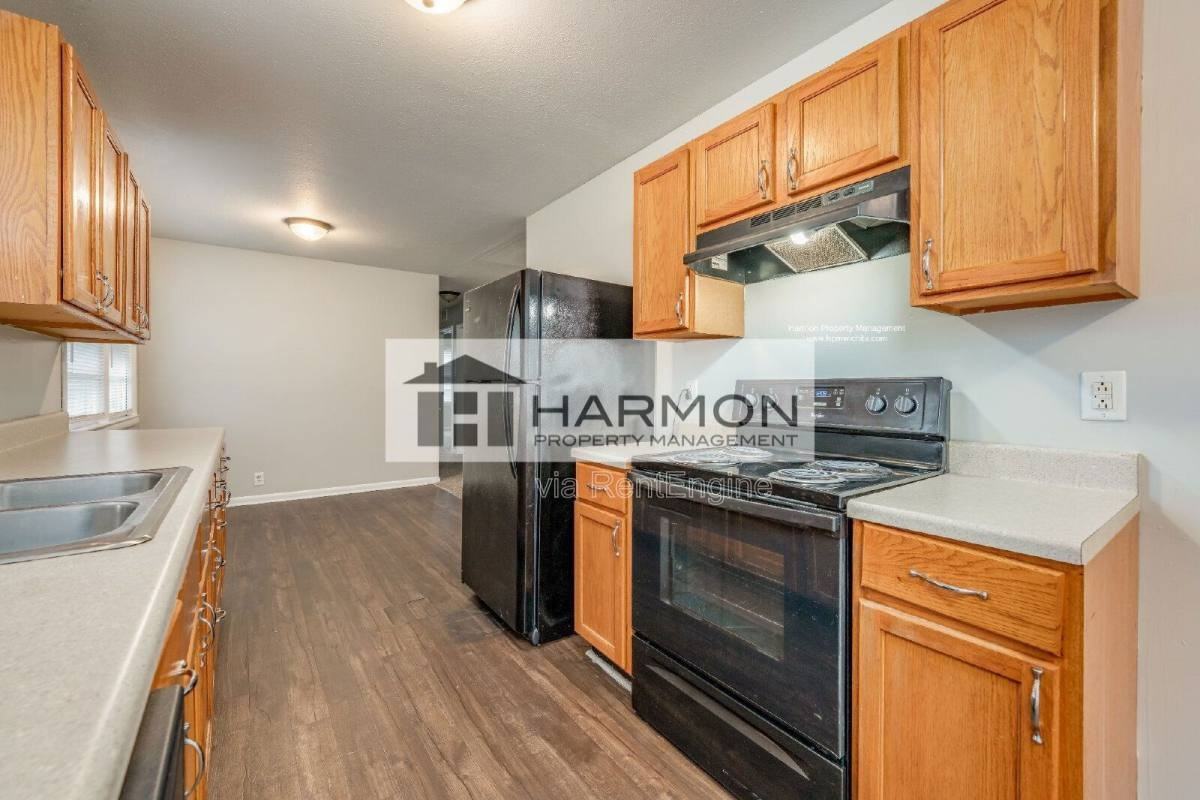 4516 S Elizabeth Ave - Photo 3 of 7