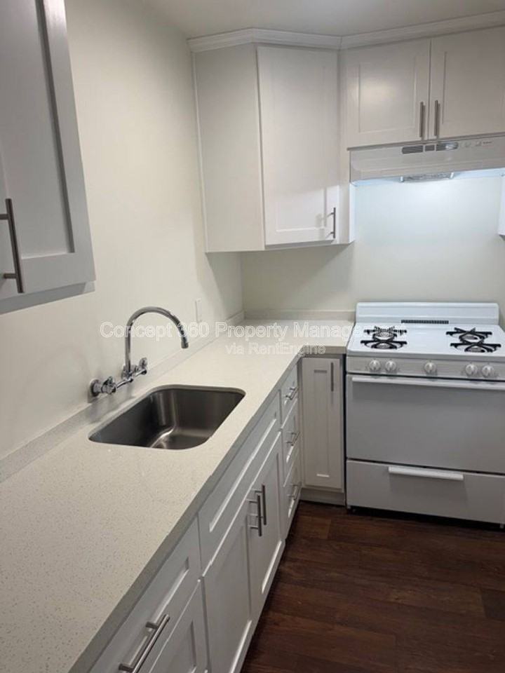 803 Magnolia Ave #3 - Photo 6 of 10