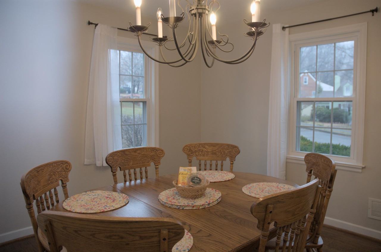 2516 Derwent Dr Sw - Photo 2 of 18