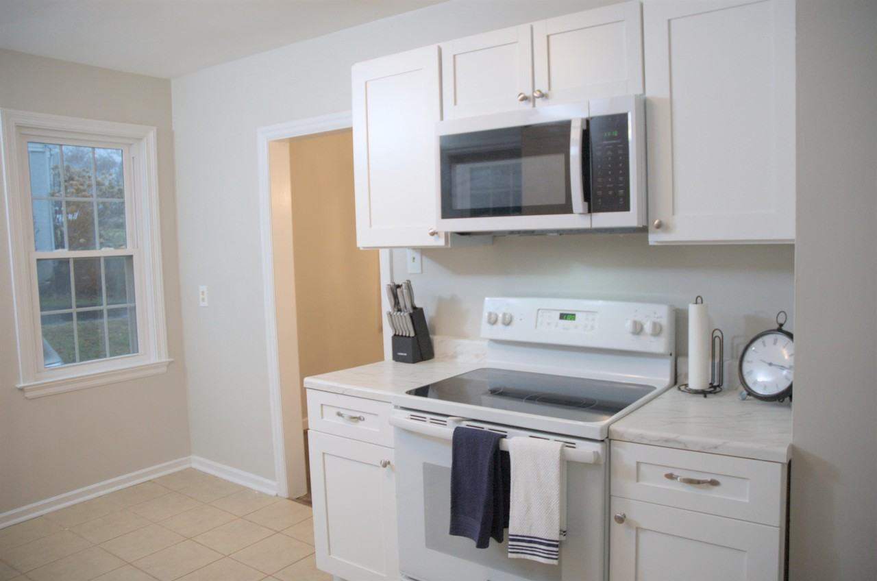 2516 Derwent Dr Sw - Photo 3 of 18