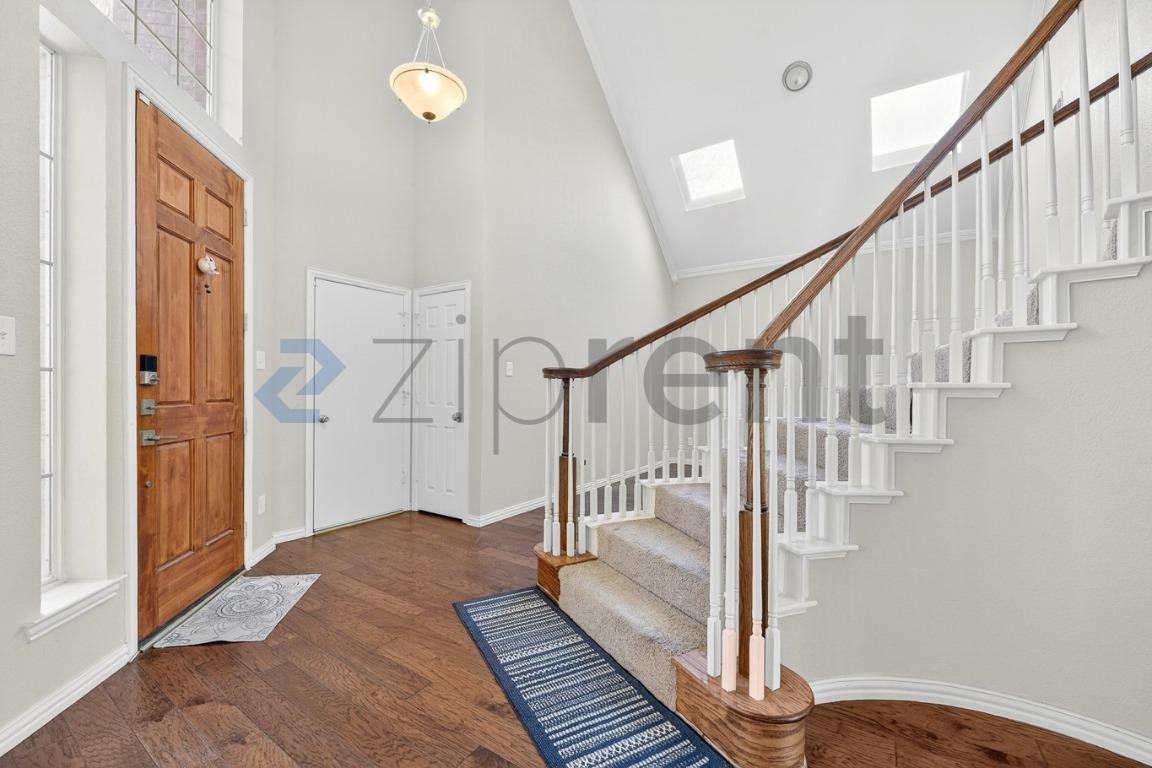 909 Parker Dr - Photo 5 of 35