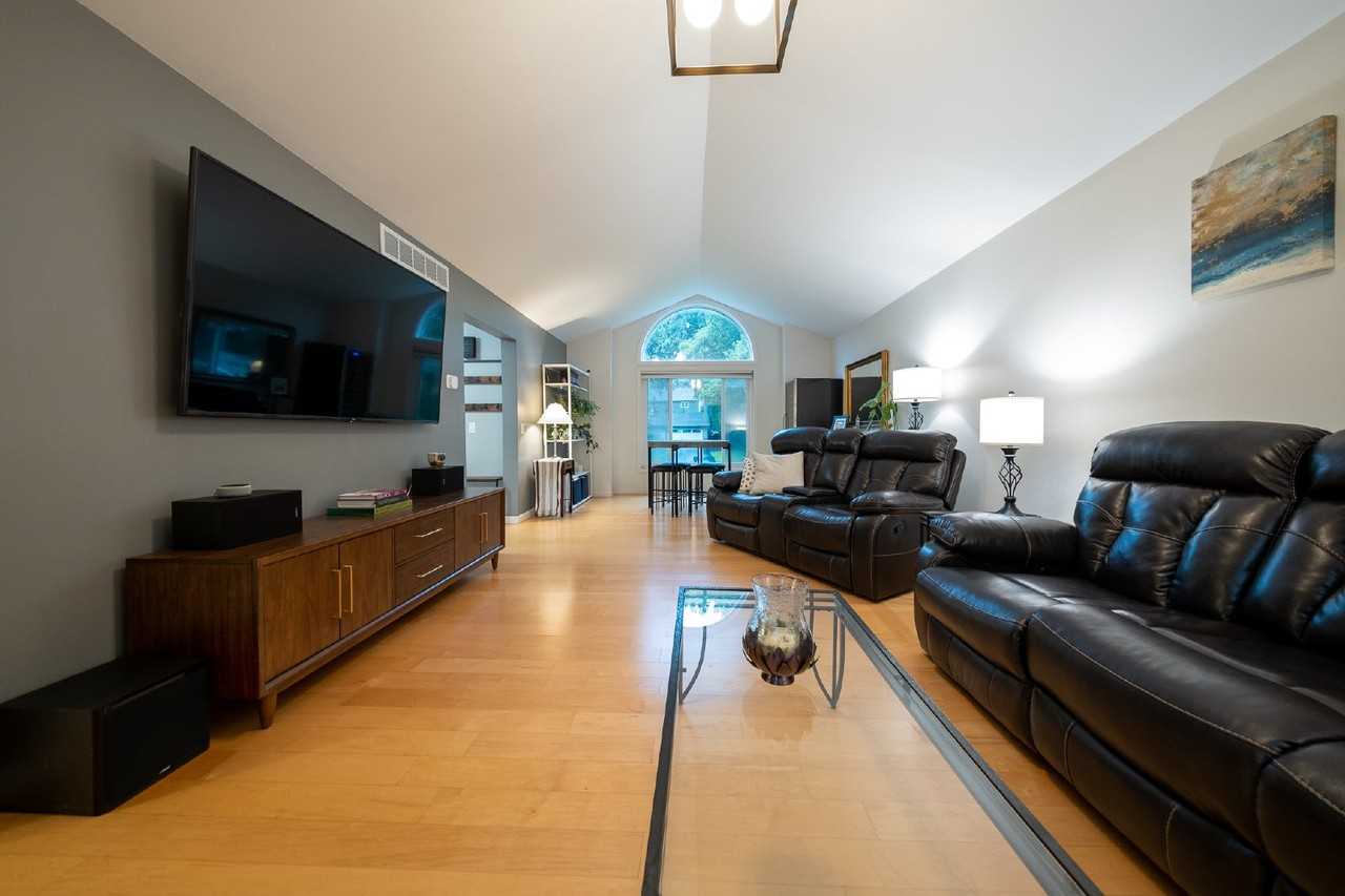 6323 Valley View Rd - Photo 2 of 36