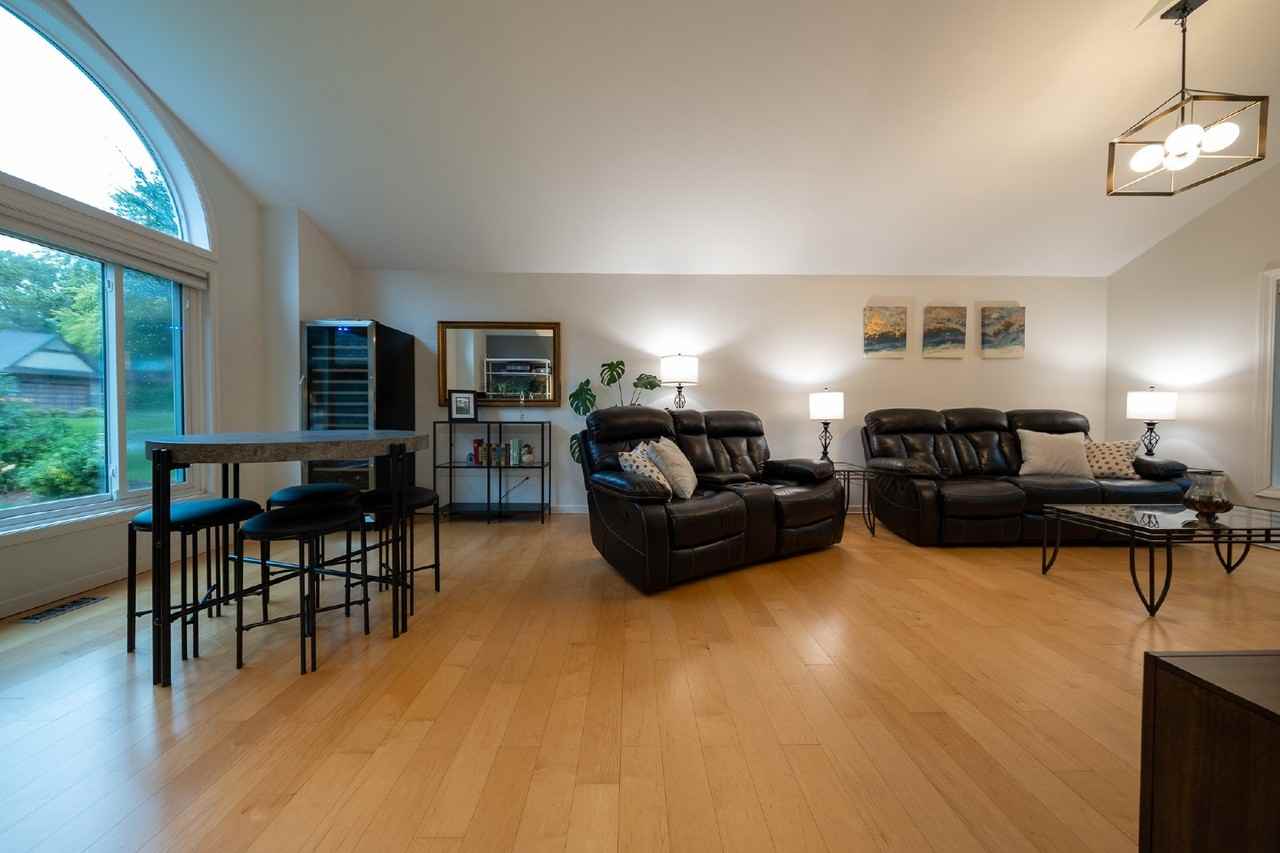 6323 Valley View Rd - Photo 3 of 36