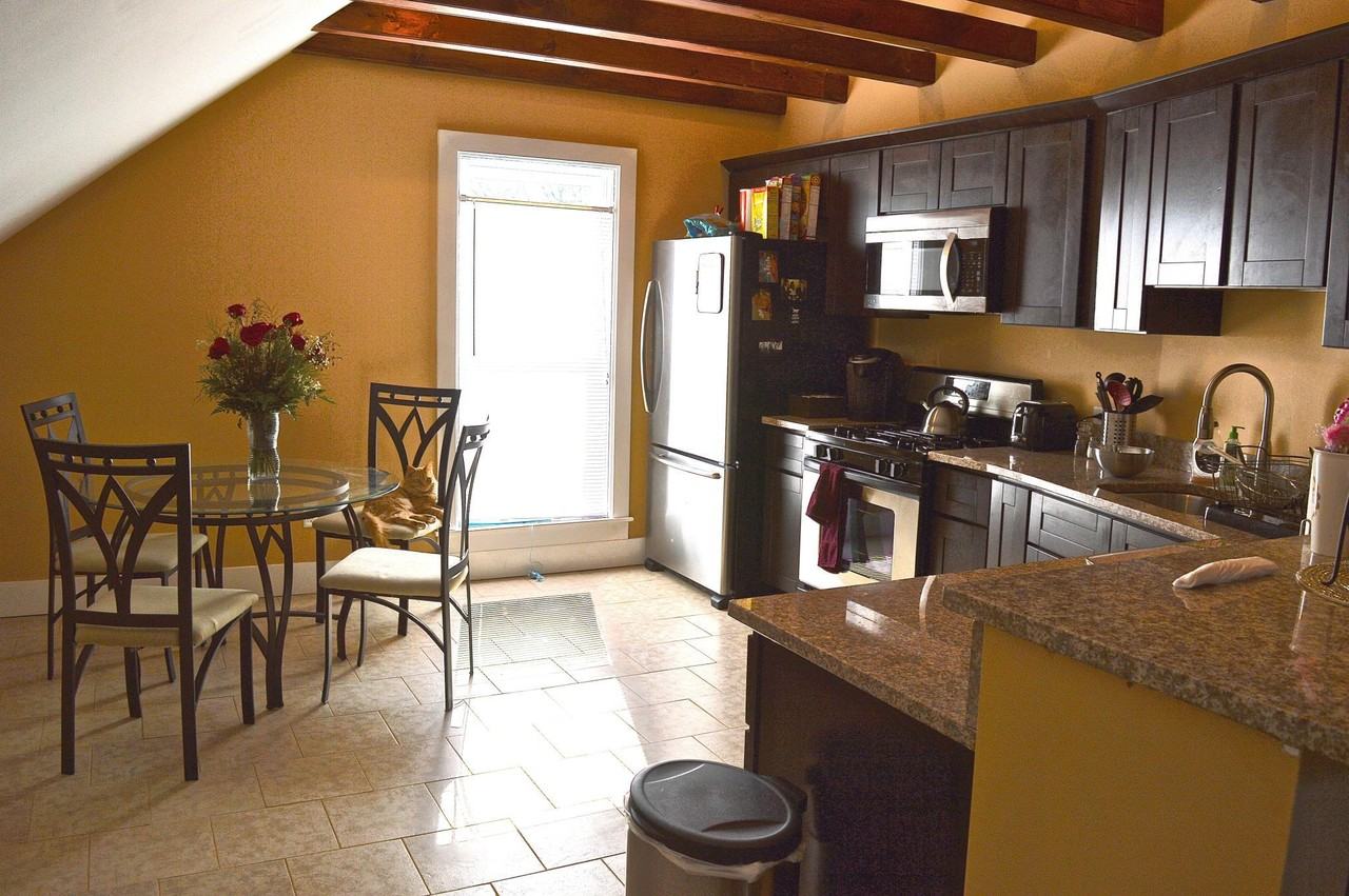 64 Chapin Ave #3 - Photo 4 of 6