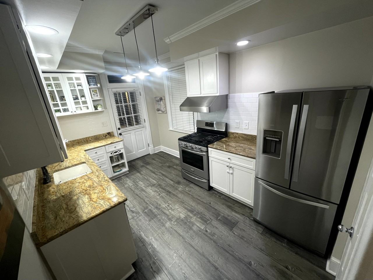 1129 Graydon Ave - Photo 6 of 26