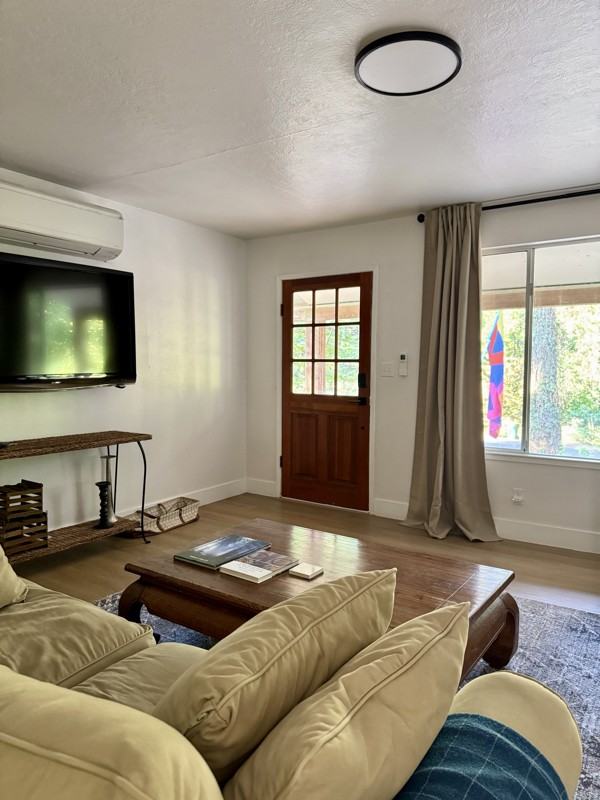 2633 Crystal Springs Rd - Photo 7 of 20