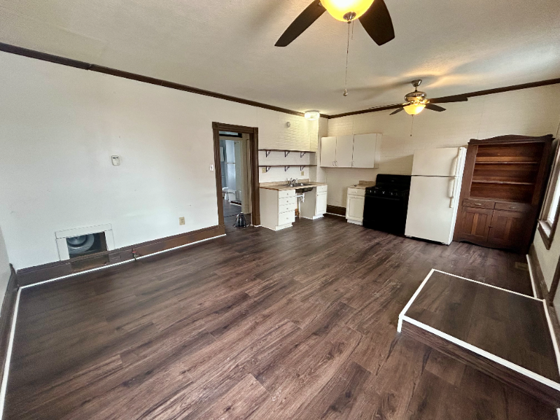 102 S Main St #2E - Photo 2 of 8