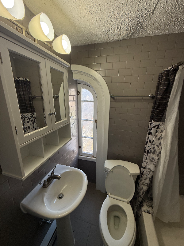 406 N Loudoun St #10 - Photo 3 of 10