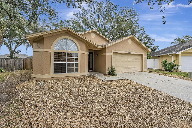 24139 Twin Ct - Photo 2 of 20