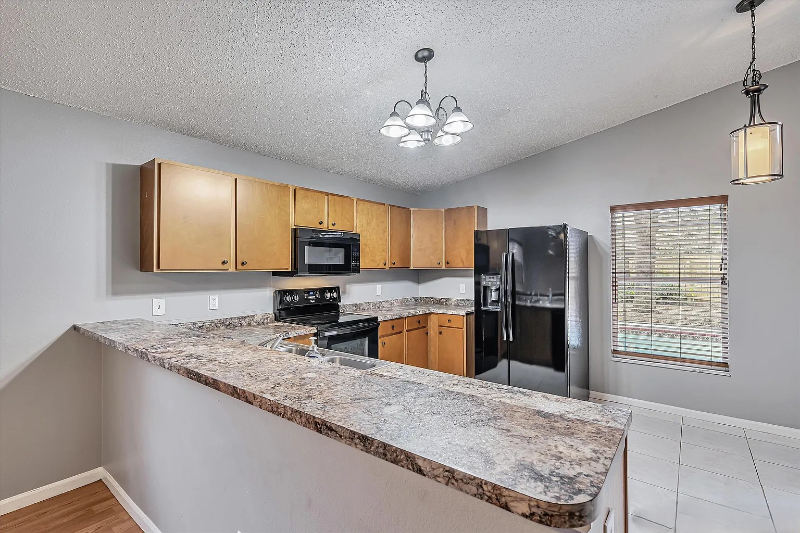 24139 Twin Ct - Photo 5 of 20