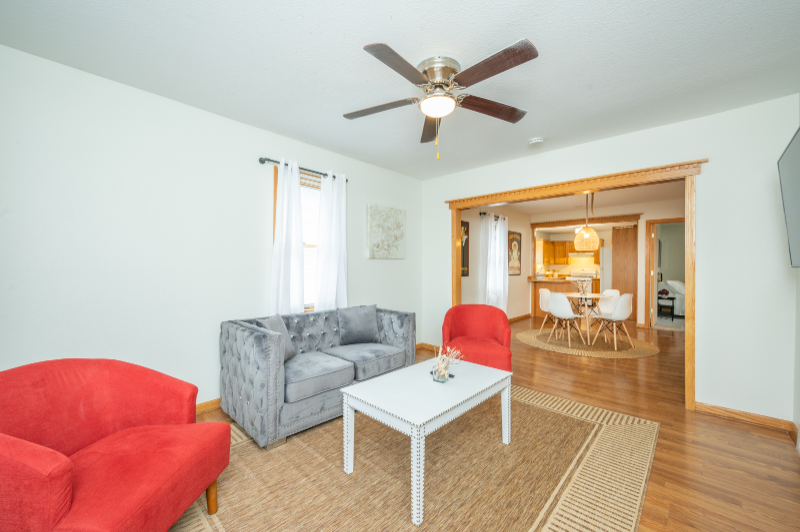 1708 Se 1st St - Photo 2 of 13