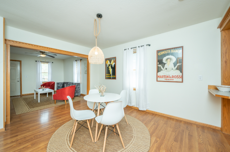 1708 Se 1st St - Photo 3 of 13