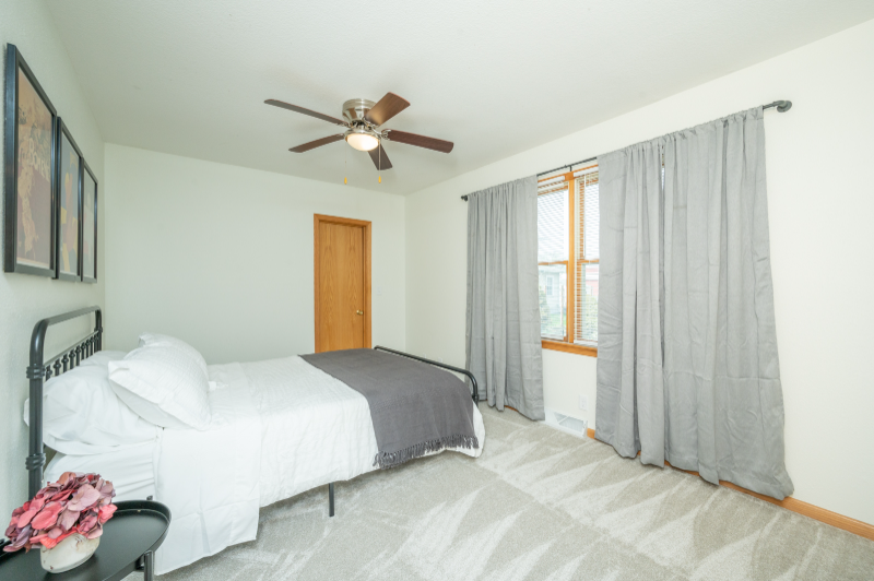 1708 Se 1st St - Photo 7 of 13