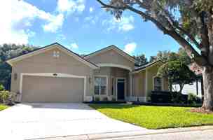 featured image of 708 Lakeworth Cir