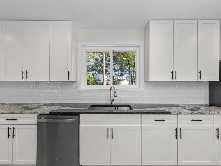 960 Soaring Dr - Photo 7 of 8