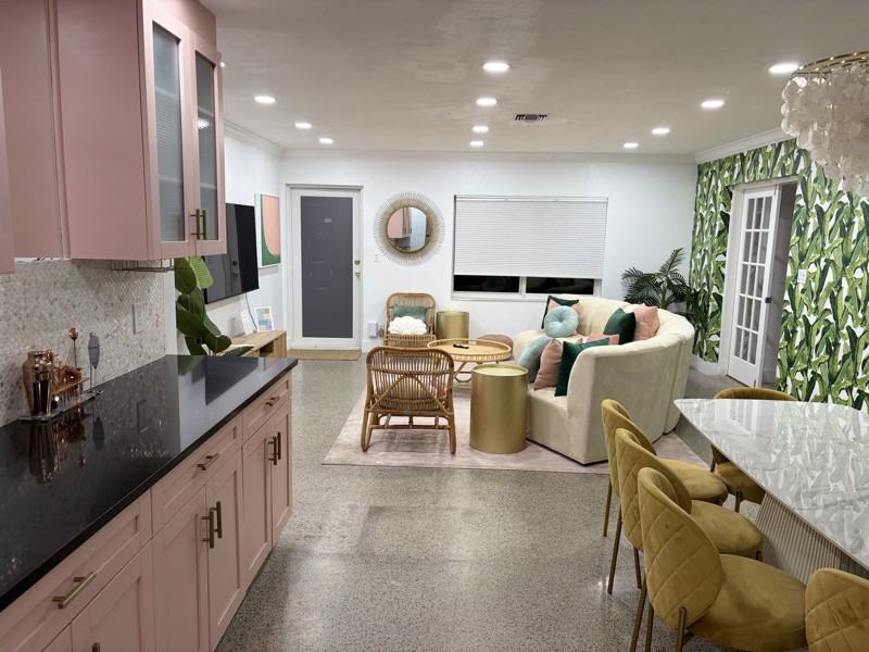 305 Ne 27th St - Photo 5 of 18