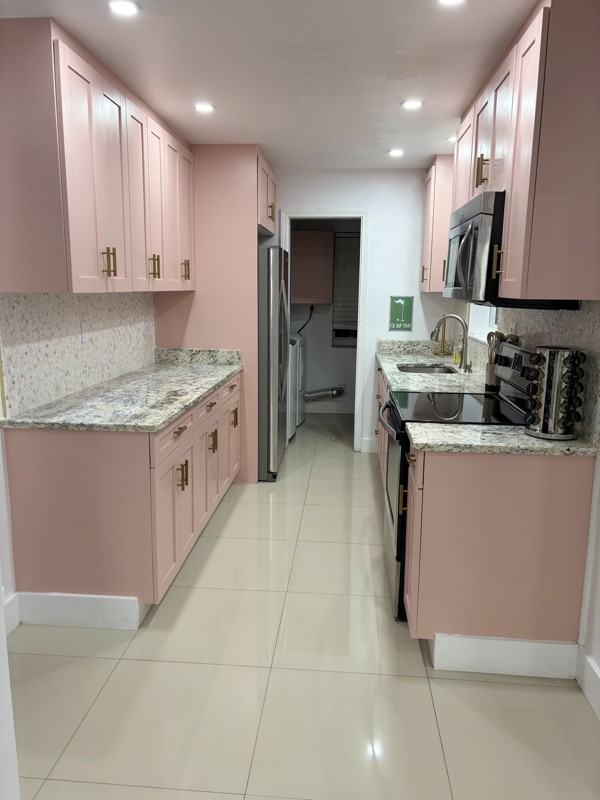 305 Ne 27th St - Photo 7 of 18