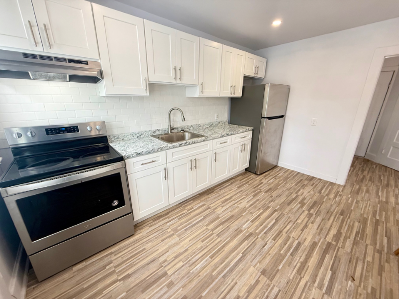 112 Hawthorne Ave #112 - Photo 3 of 10