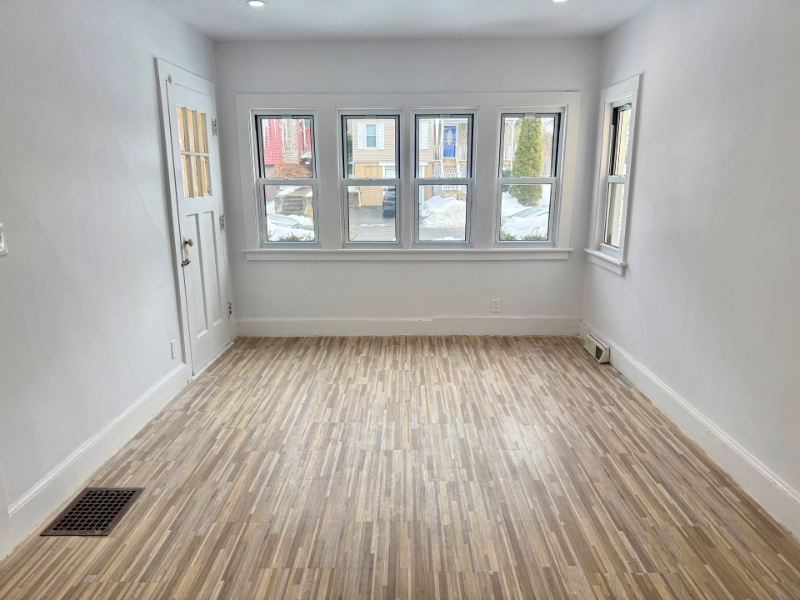 112 Hawthorne Ave #112 - Photo 4 of 10