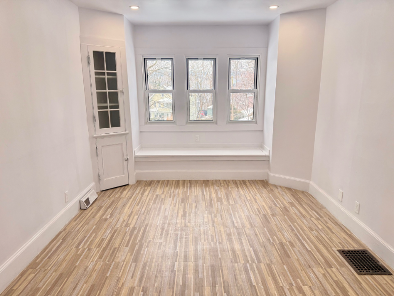 112 Hawthorne Ave #112 - Photo 5 of 10