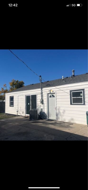 1609 Marlboro Ln - Photo 4 of 15