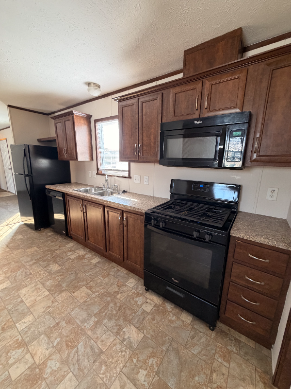 84 Dunlap Cir - Photo 4 of 8