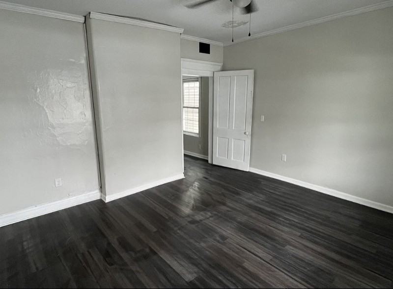 469 E Brandeis Ave #1 - Photo 3 of 10