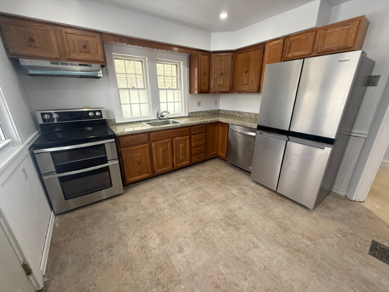 114 Hawthorne Ave #114 - Photo 2 of 10