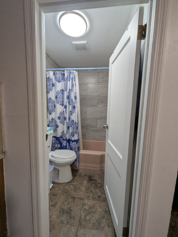 217 John St - Photo 4 of 8