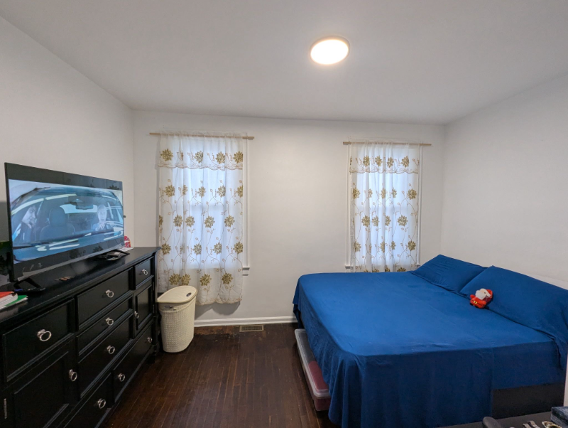 217 John St - Photo 5 of 8