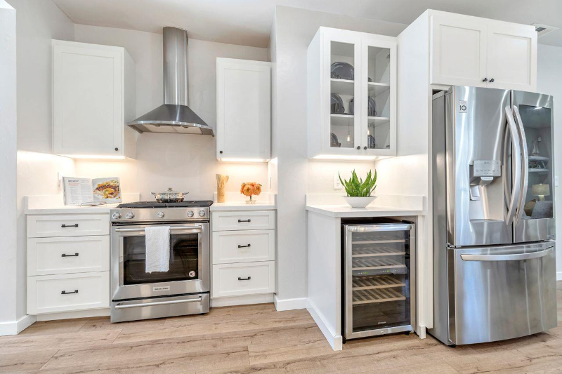 336 E Washington Ave - Photo 4 of 13