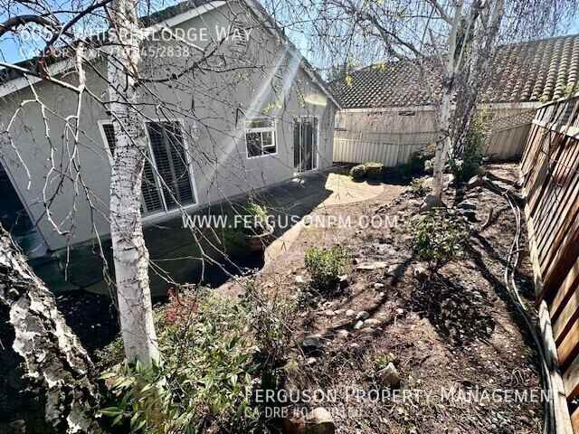 6057 Whisperlodge Way - Photo 3 of 15