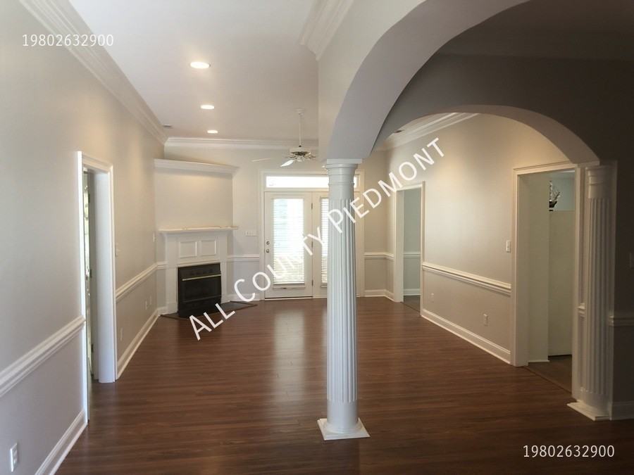 509 Scarboro Ln - Photo 2 of 11