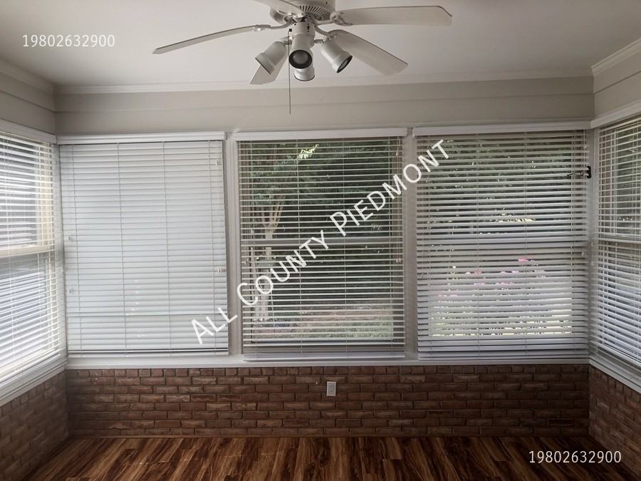 509 Scarboro Ln - Photo 4 of 11