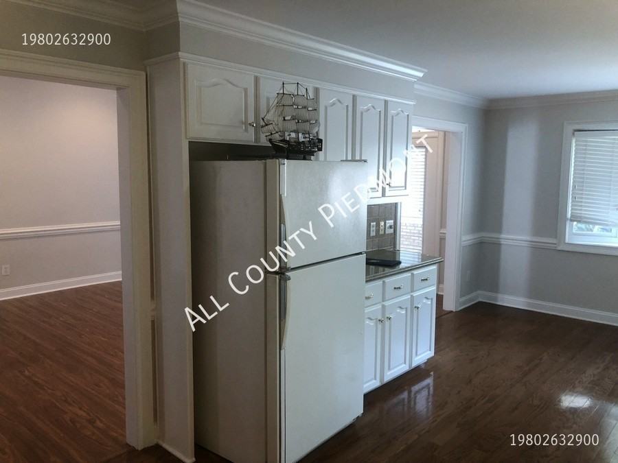 509 Scarboro Ln - Photo 5 of 11