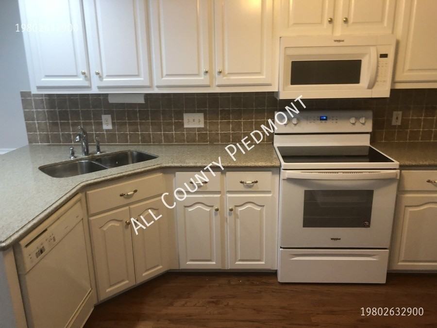 509 Scarboro Ln - Photo 6 of 11